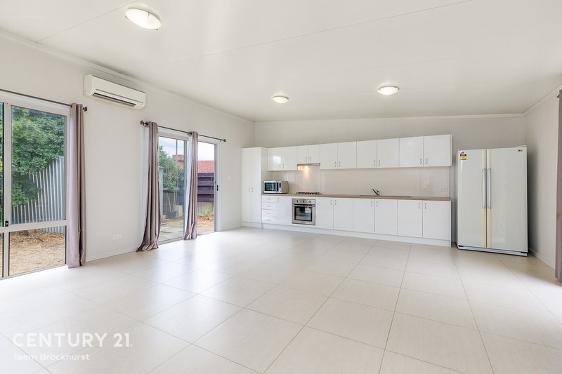 Photo - 48 Tullamore Avenue, Thornlie WA 6108 - Image 24