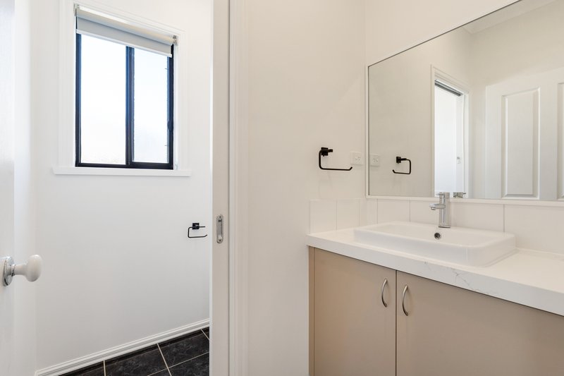 Photo - 48 Tusmore Rise, Craigieburn VIC 3064 - Image 19