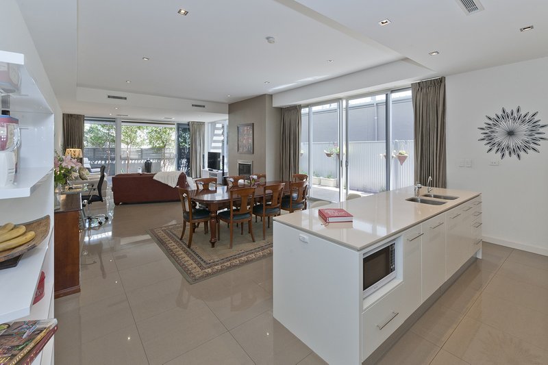 Photo - 48 Waratah Street, Seacliff SA 5049 - Image 5