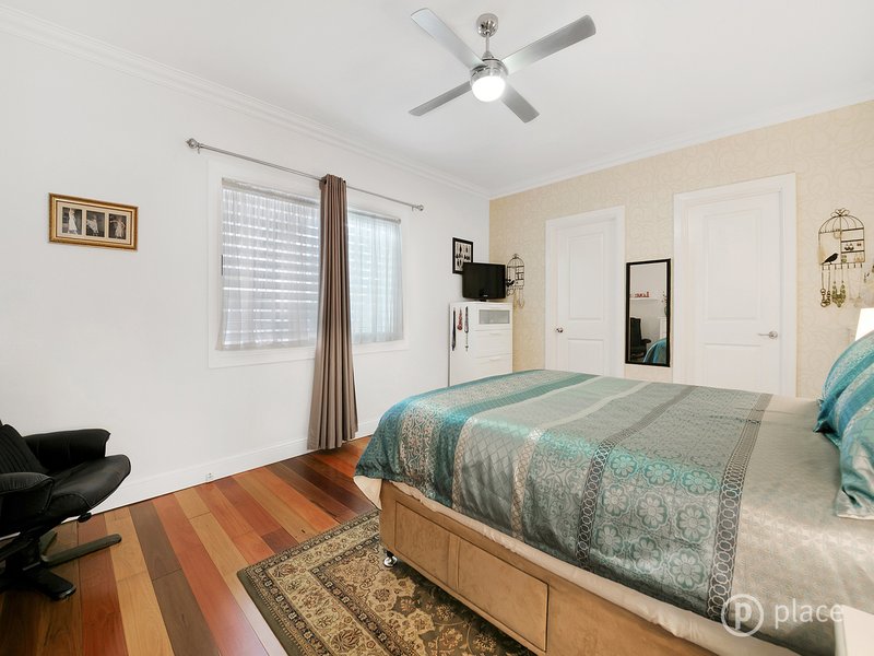 Photo - 48 White Street, Graceville QLD 4075 - Image 5