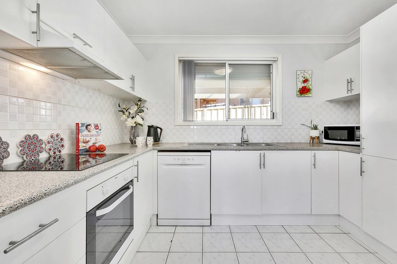 Photo - 4/8 William Street, Figtree NSW 2525 - Image 4