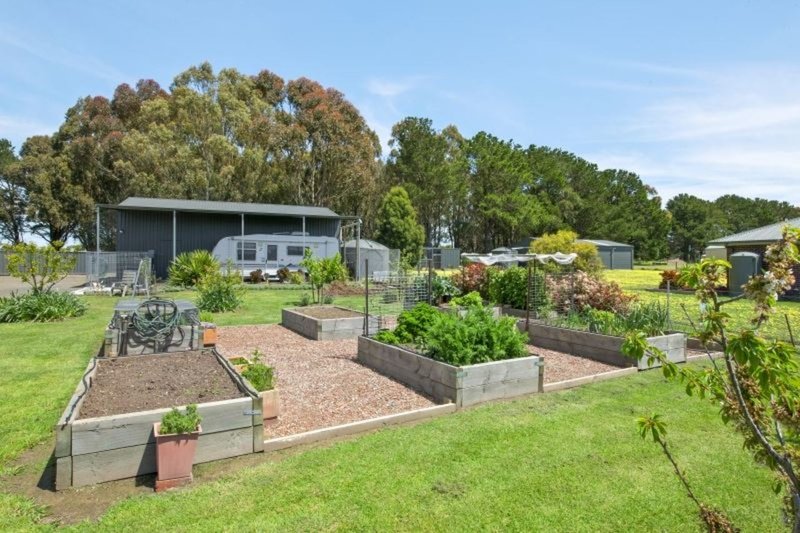 Photo - 48 Windermere Way, Cardigan Village VIC 3352 - Image 15