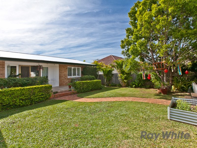 Photo - 48 Windrest Avenue, Aspley QLD 4034 - Image 2