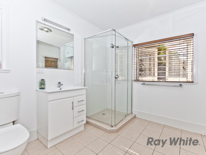 Photo - 48 Windrest Avenue, Aspley QLD 4034 - Image 11