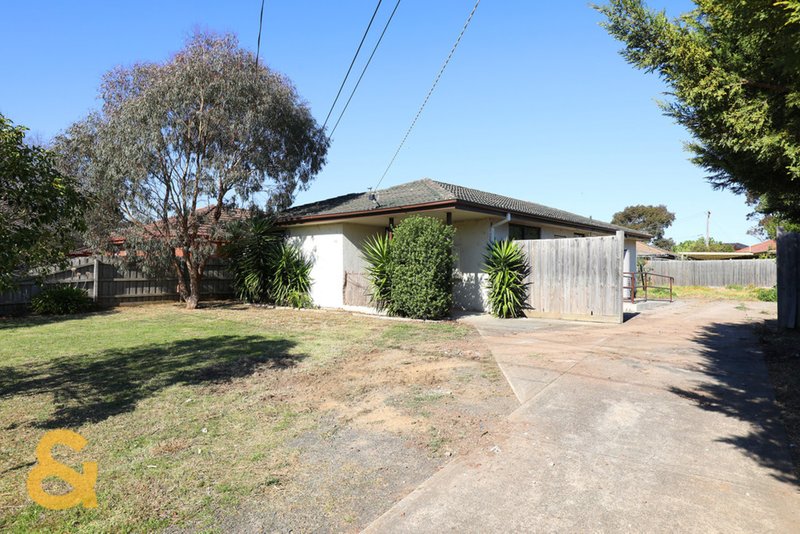 Photo - 48 Woodburn Crescent, Meadow Heights VIC 3048 - Image 2