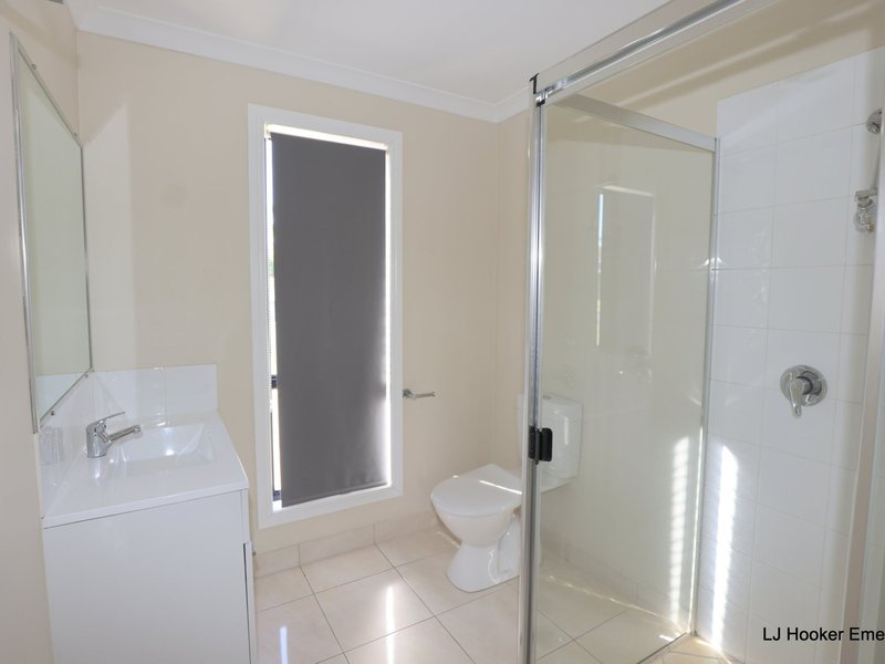 Photo - 48 Wright Street, Emerald QLD 4720 - Image 13