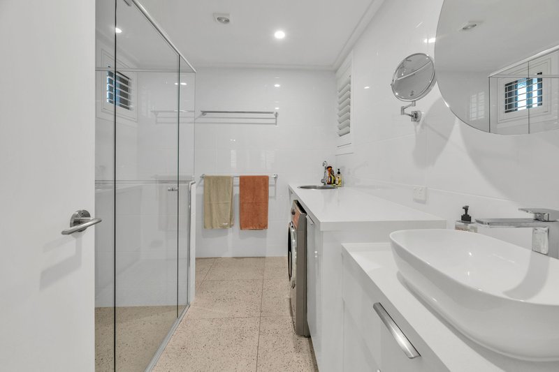 Photo - 4/8 Wyberba Street, Tugun QLD 4224 - Image 7