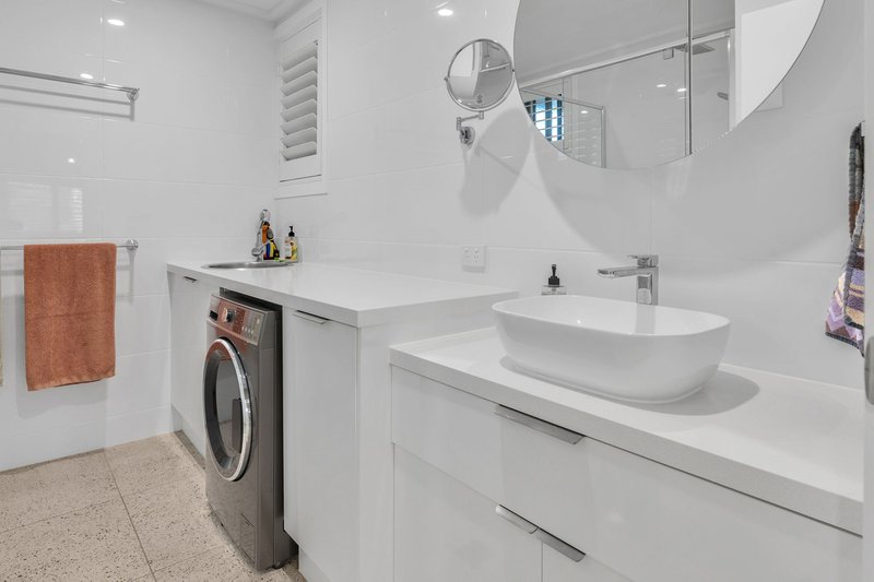 Photo - 4/8 Wyberba Street, Tugun QLD 4224 - Image 8