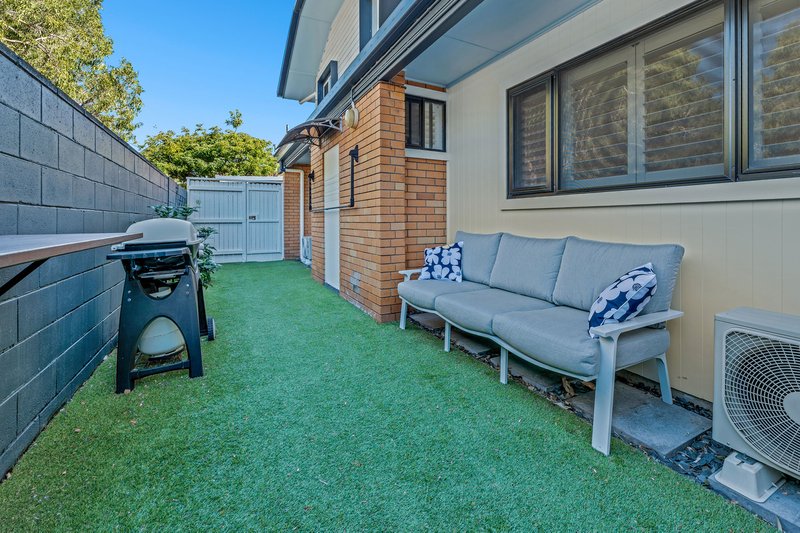 Photo - 4/8 Wyberba Street, Tugun QLD 4224 - Image 11