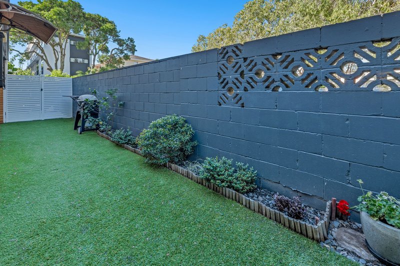 Photo - 4/8 Wyberba Street, Tugun QLD 4224 - Image 12