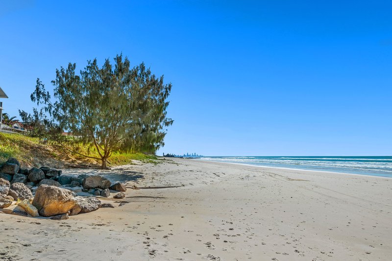 Photo - 4/8 Wyberba Street, Tugun QLD 4224 - Image 17