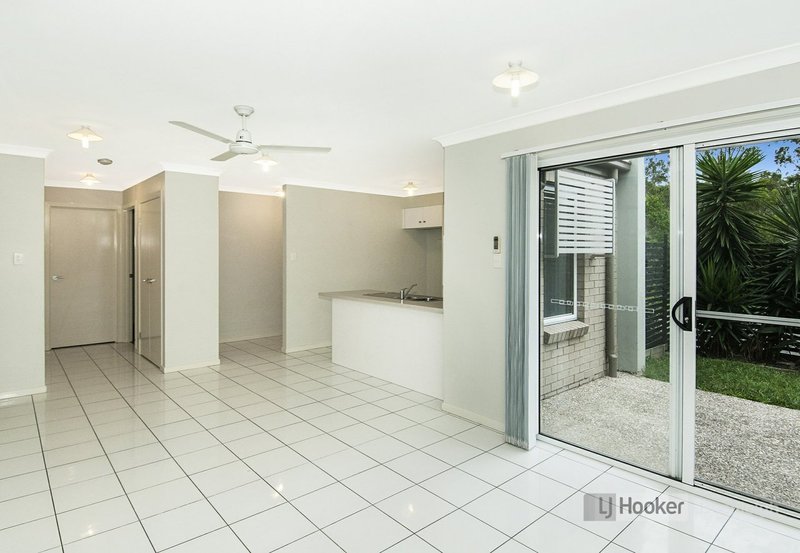 Photo - 48 Wyndham Circuit, Holmview QLD 4207 - Image 4