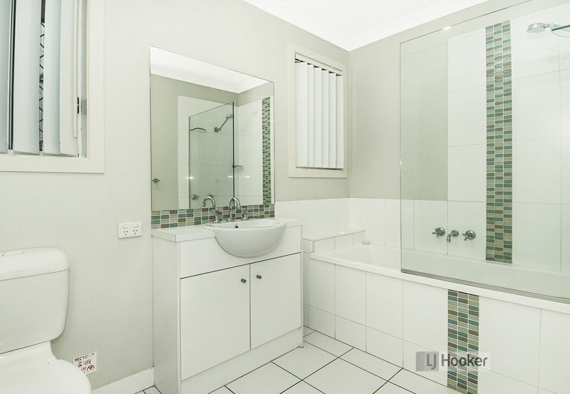 Photo - 48 Wyndham Circuit, Holmview QLD 4207 - Image 10