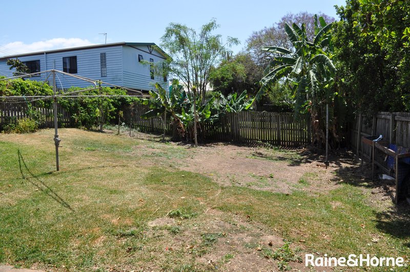 Photo - 48 Yarroon Street, Gladstone Central QLD 4680 - Image 15