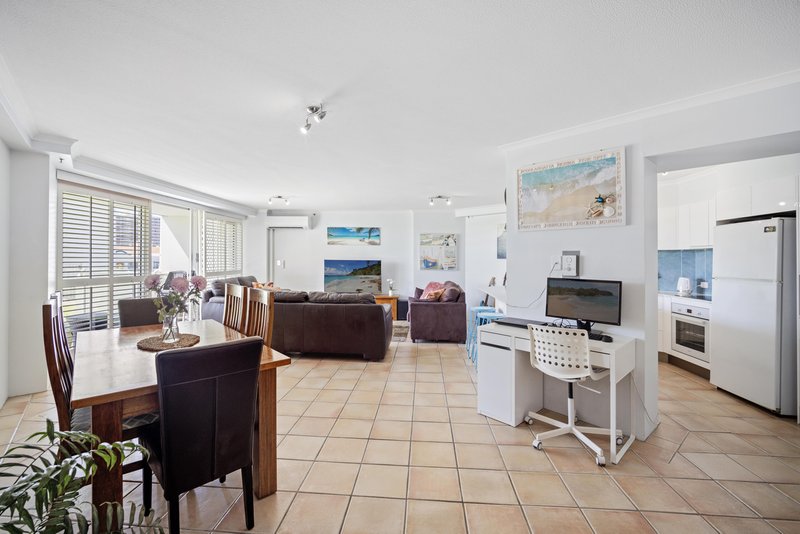 Photo - 4/80 Marine Parade, Coolangatta QLD 4225 - Image 4