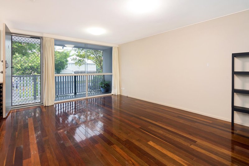 Photo - 4/81 Liverpool Road, Clayfield QLD 4011 - Image 2