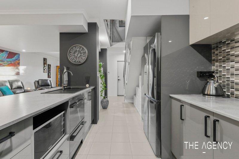 Photo - 48/1 Mariners Cove Drive, Dudley Park WA 6210 - Image 2