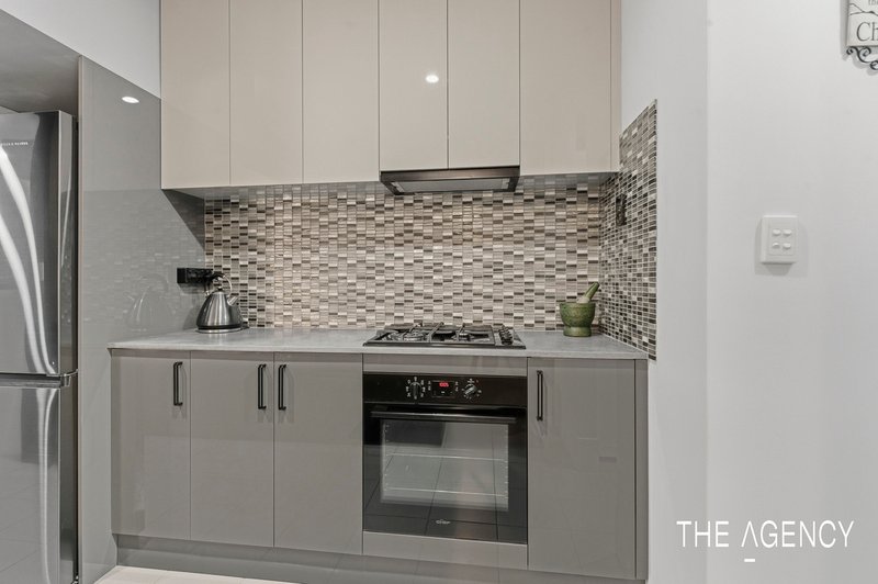 Photo - 48/1 Mariners Cove Drive, Dudley Park WA 6210 - Image 4