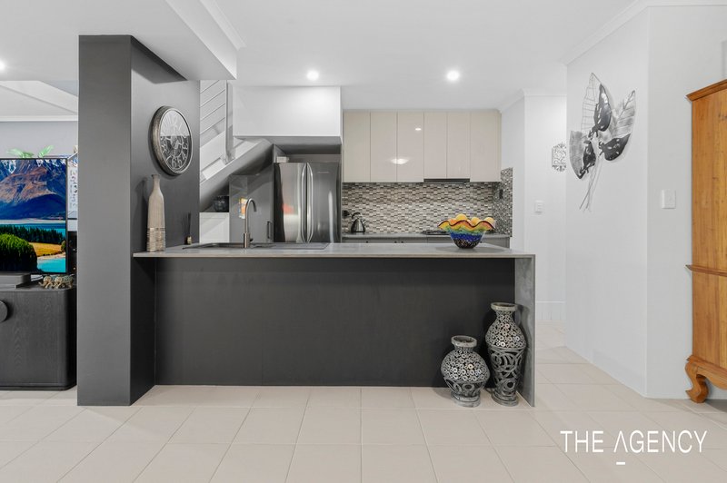 Photo - 48/1 Mariners Cove Drive, Dudley Park WA 6210 - Image 6