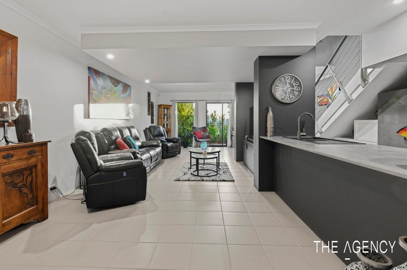 Photo - 48/1 Mariners Cove Drive, Dudley Park WA 6210 - Image 9