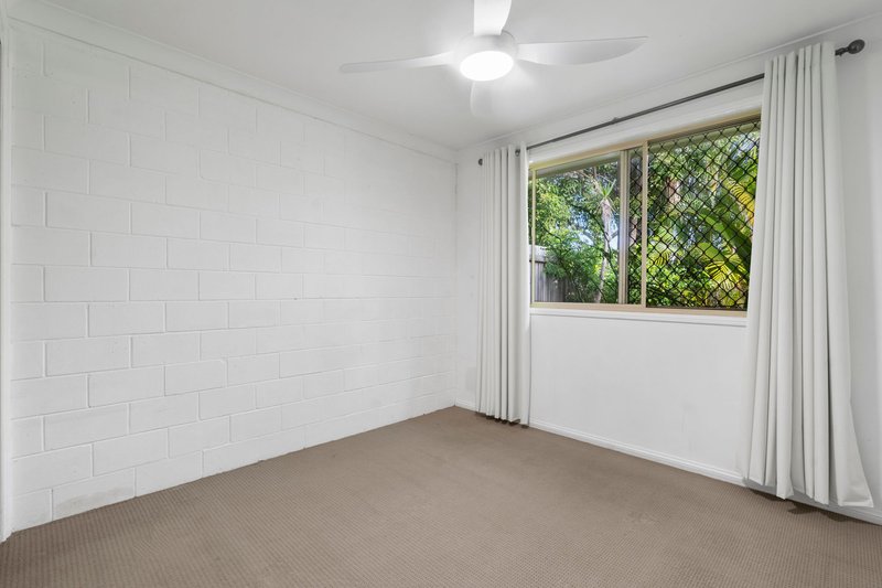 Photo - 4/81 Olsen Avenue, Labrador QLD 4215 - Image 8