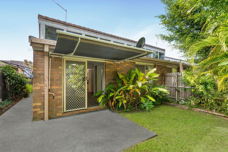 Photo - 4/81 Olsen Avenue, Labrador QLD 4215 - Image 11