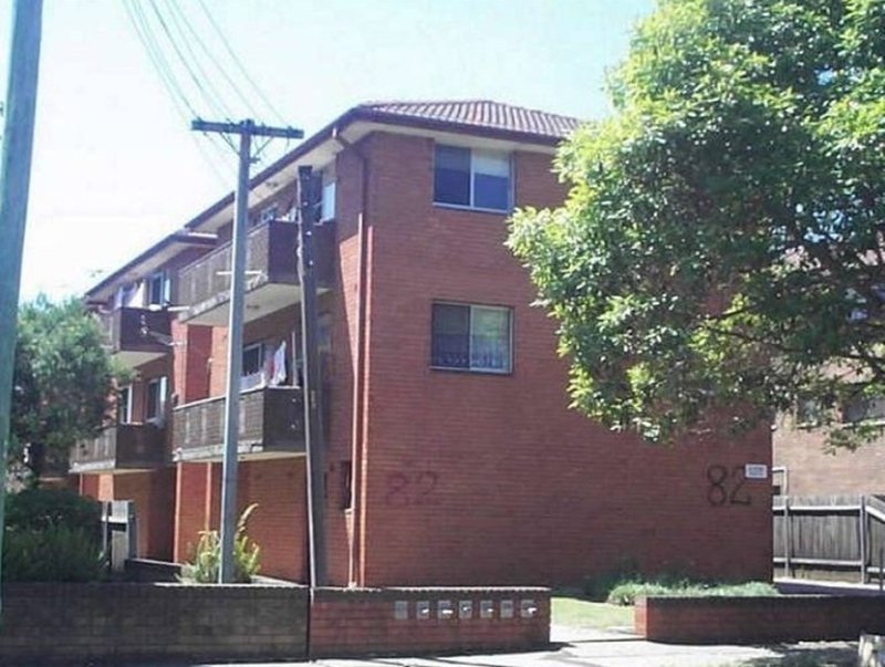 Photo - 4/82 Castlereagh Street, Liverpool NSW 2170 - Image 1