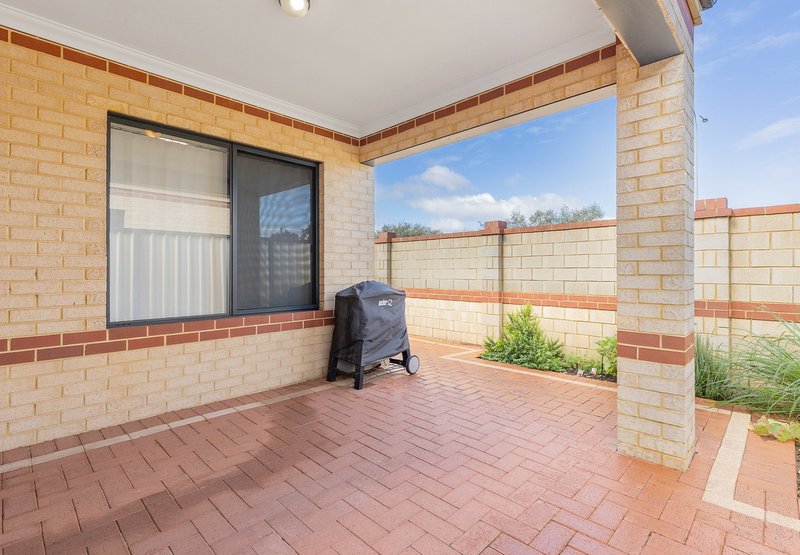 Photo - 4/82 Rangeview Road, Landsdale WA 6065 - Image 13