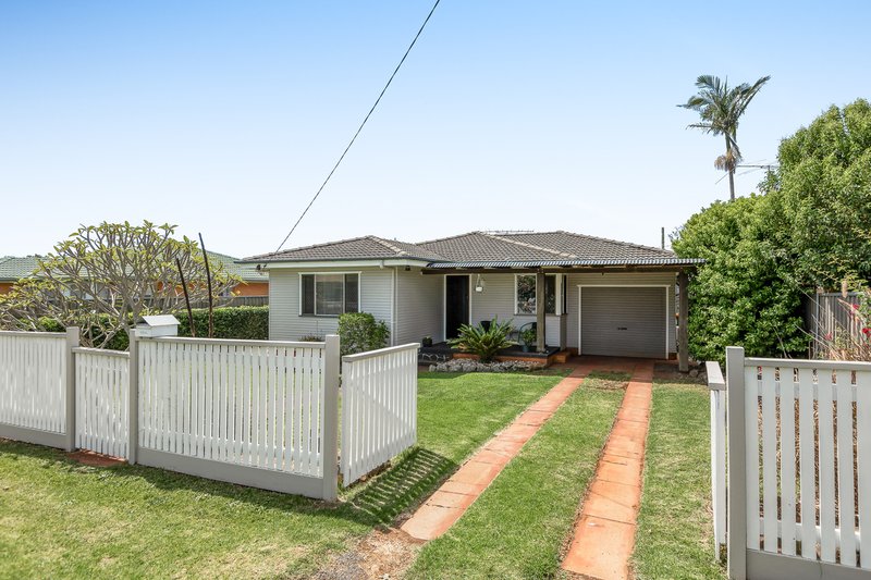 Photo - 485 Alderley Street, Harristown QLD 4350 - Image 2