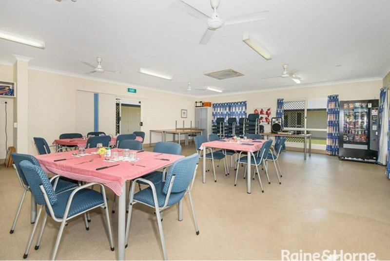 Photo - 48/53-57 Bergin Road, Cranbrook QLD 4814 - Image 8