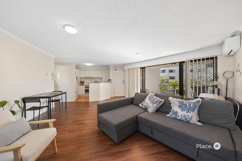 Photo - 48/55 Harries Road, Coorparoo QLD 4151 - Image 6