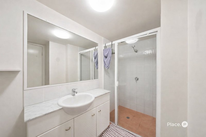Photo - 48/55 Harries Road, Coorparoo QLD 4151 - Image 8