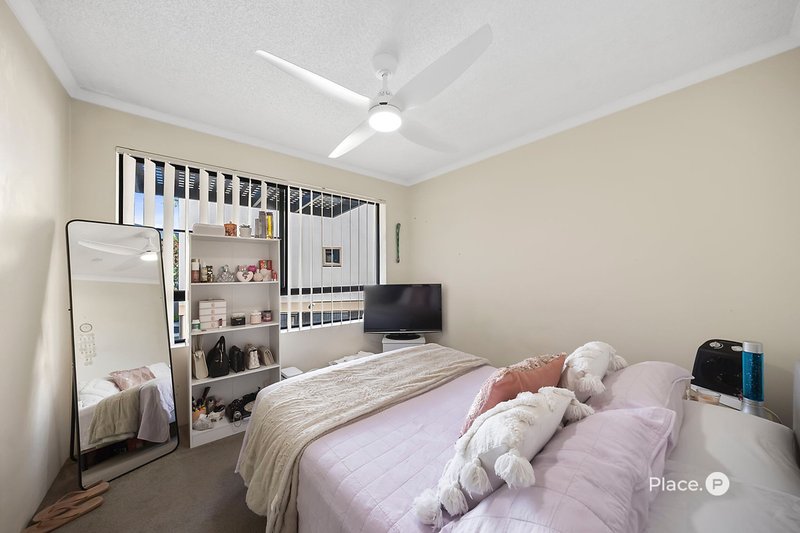 Photo - 48/55 Harries Road, Coorparoo QLD 4151 - Image 9