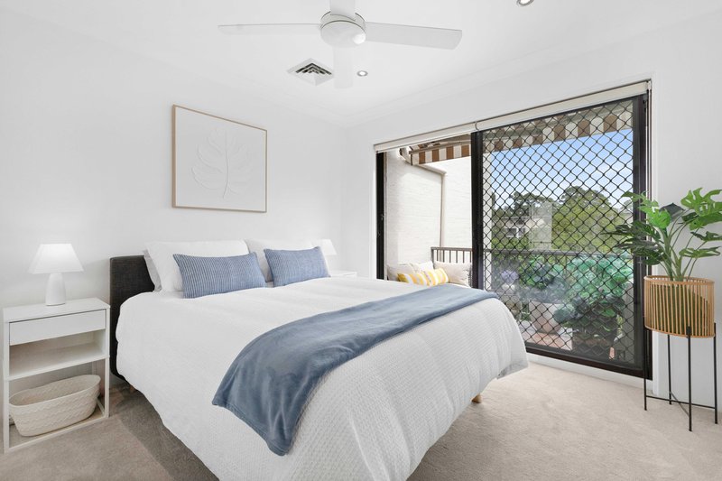 Photo - 4/86-90 Coonanbarra Road, Wahroonga NSW 2076 - Image 6