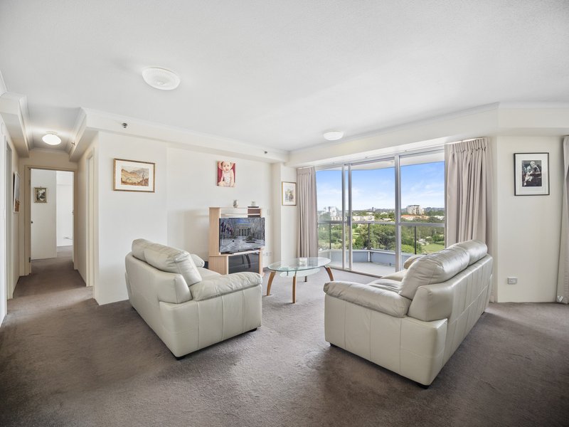 Photo - 48/62-68 Marine Parade, Coolangatta QLD 4225 - Image 4