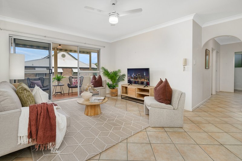 Photo - 4/88 Bayview Terrace, Clayfield QLD 4011 - Image 2