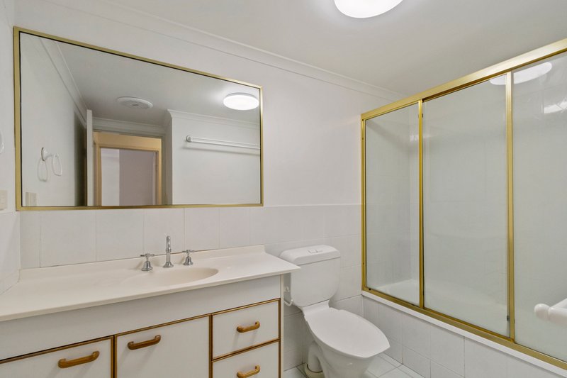 Photo - 4/88 Indooroopilly Road, Taringa QLD 4068 - Image 13