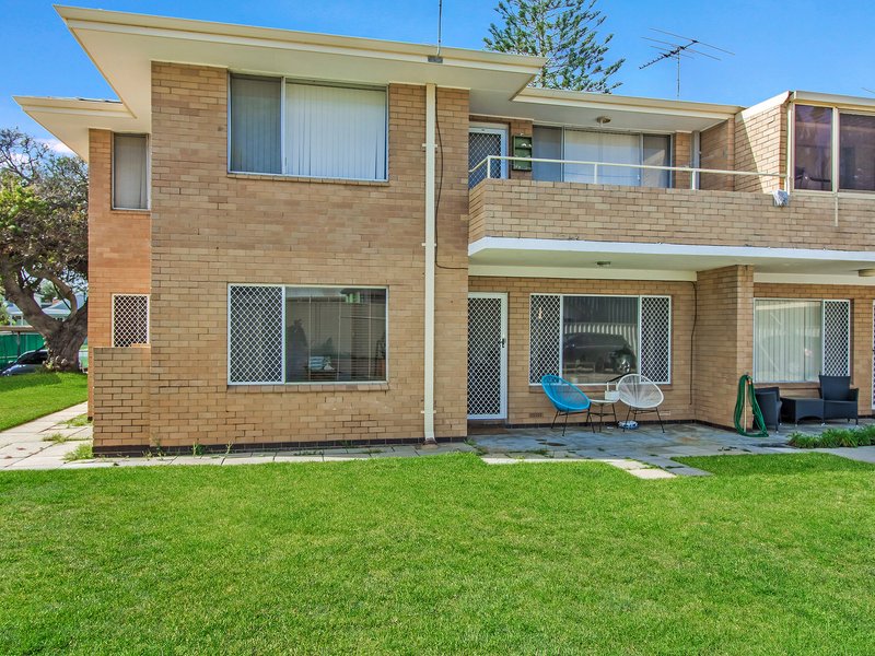 Photo - 4/9-11 Gloucester Avenue, Shoalwater WA 6169 - Image 4