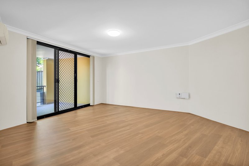 Photo - 4/9-13 Griffiths Street, Blacktown NSW 2148 - Image 6