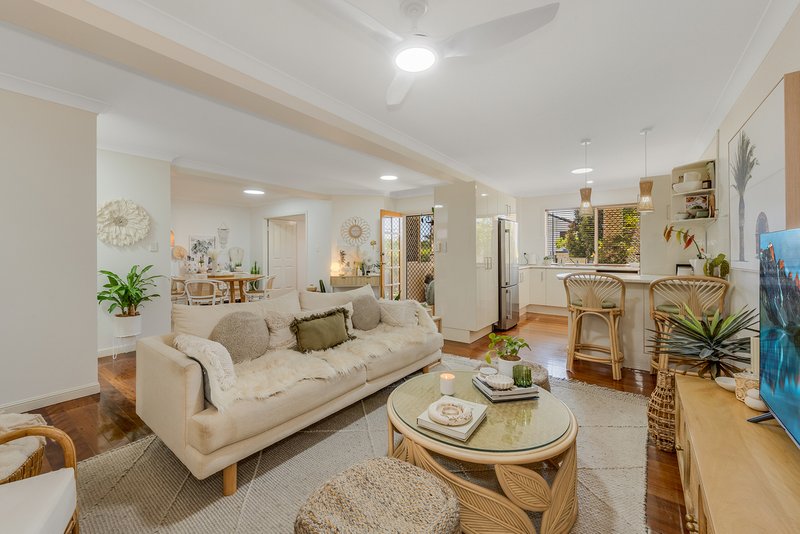 Photo - 4/9-15 Donkin Street, Scarborough QLD 4020 - Image 1