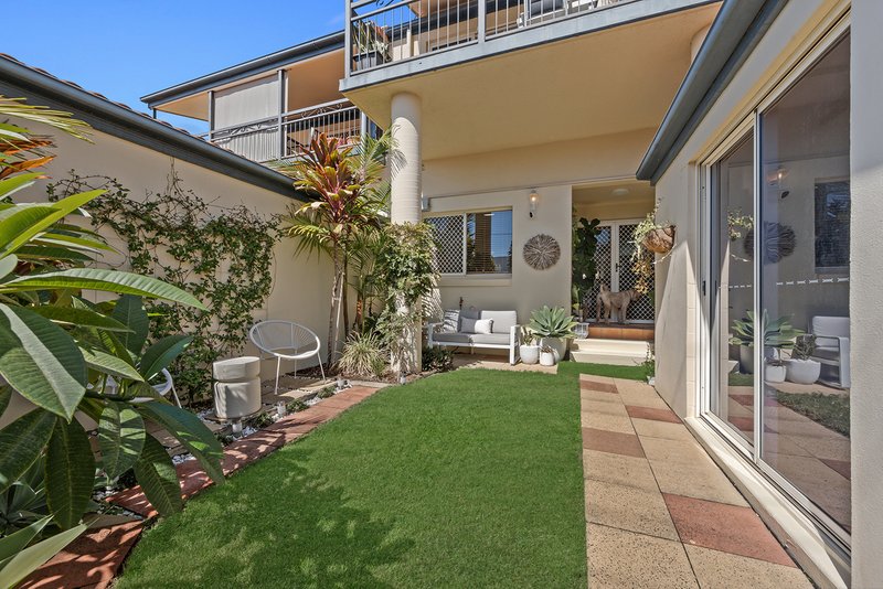 Photo - 4/9-15 Donkin Street, Scarborough QLD 4020 - Image 4