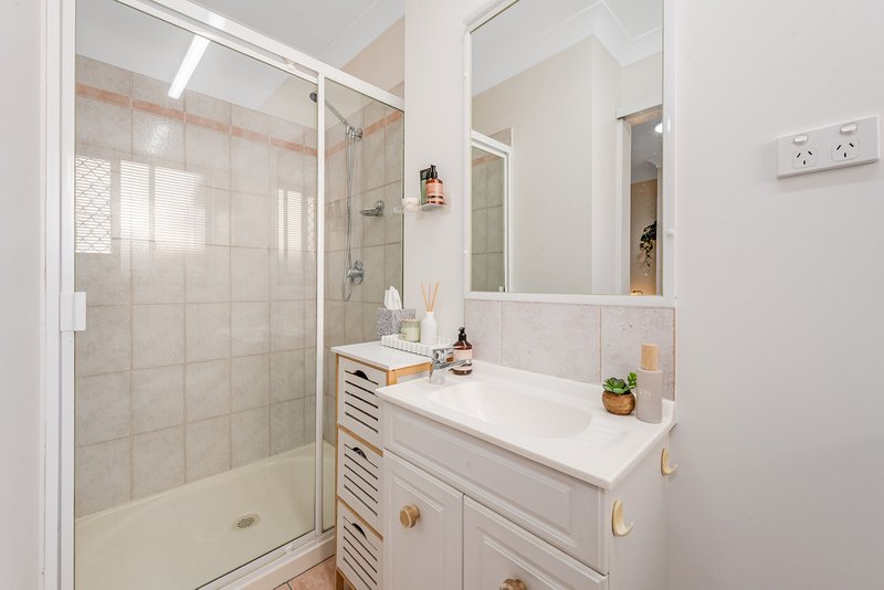 Photo - 4/9-15 Donkin Street, Scarborough QLD 4020 - Image 18