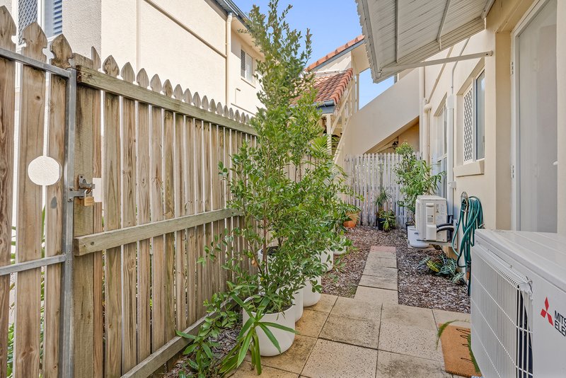 Photo - 4/9-15 Donkin Street, Scarborough QLD 4020 - Image 23