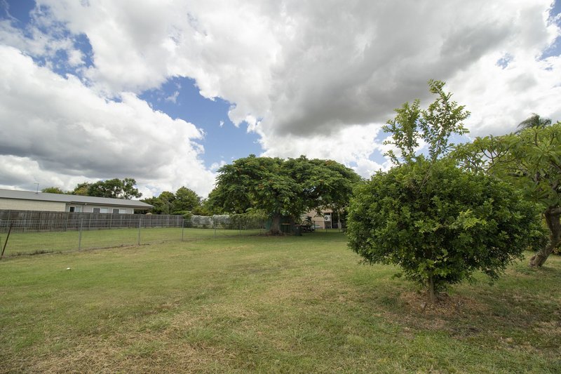 Photo - 49 & 51 Cole Street, Silkstone QLD 4304 - Image 12