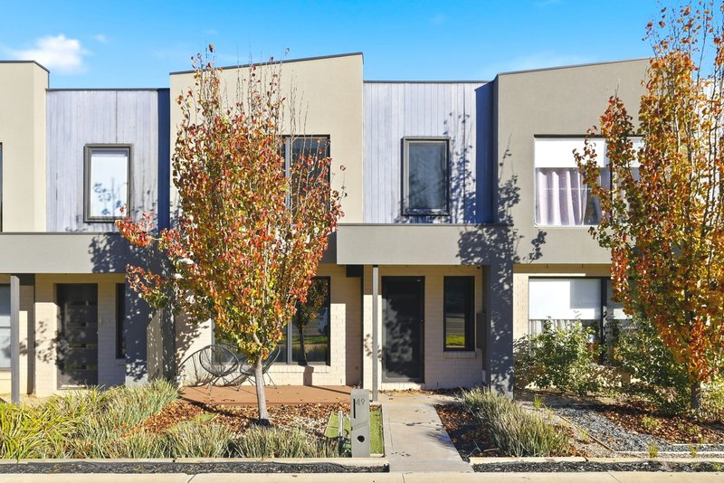 Photo - 49 Adelong Way, Bacchus Marsh VIC 3340 - Image 1