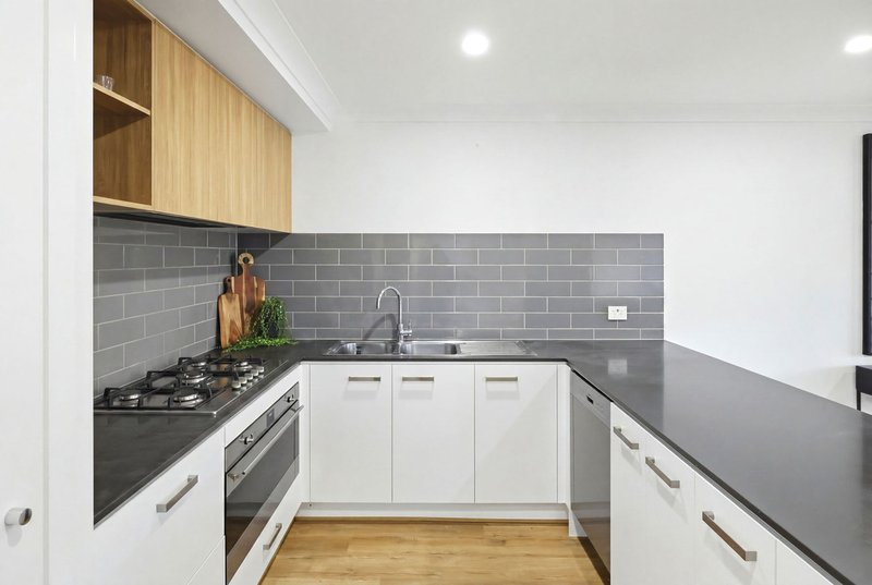 Photo - 49 Adelong Way, Bacchus Marsh VIC 3340 - Image 3