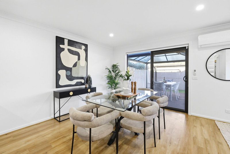 Photo - 49 Adelong Way, Bacchus Marsh VIC 3340 - Image 4