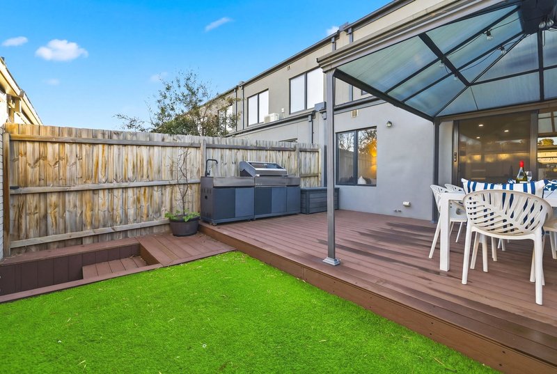 Photo - 49 Adelong Way, Bacchus Marsh VIC 3340 - Image 7