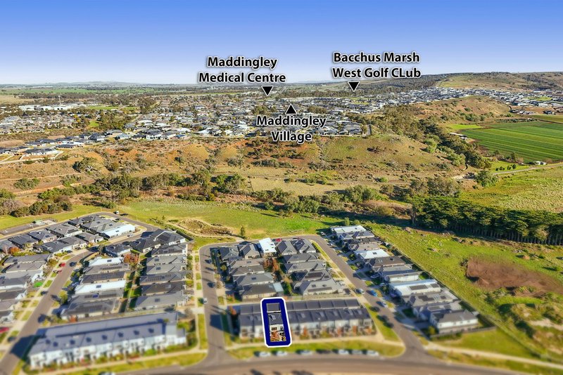 Photo - 49 Adelong Way, Bacchus Marsh VIC 3340 - Image 16
