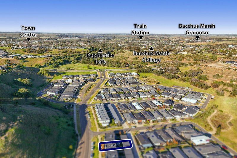 Photo - 49 Adelong Way, Bacchus Marsh VIC 3340 - Image 17